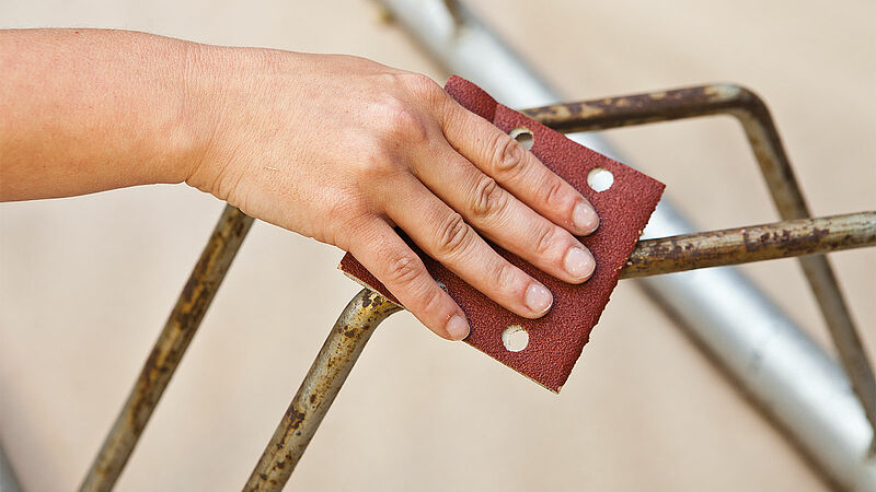 Preparation for spraying with edding Permanent spray