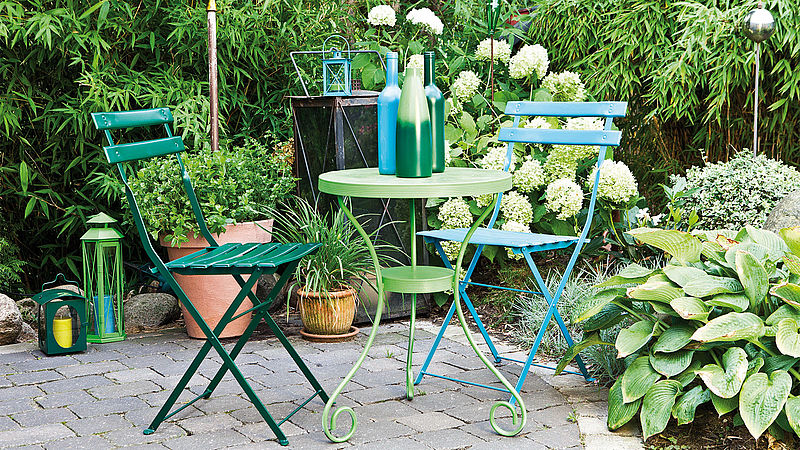 Garden oasis – bright creations in metal